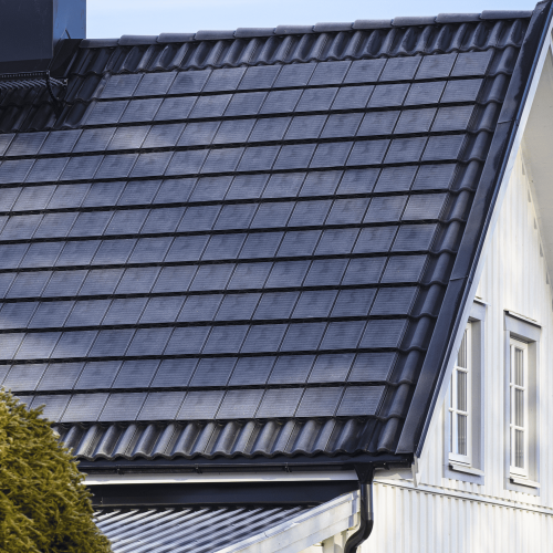 Tag med solcelletagsten – diskret solcelleinstallation